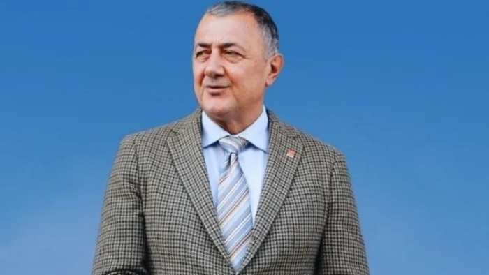 Başkan Atagün’den Siyasi İletişim ve Bürokrasi Çıkışı: “Yukarılarla İletişim Kurmakta Zorlanıyorum”